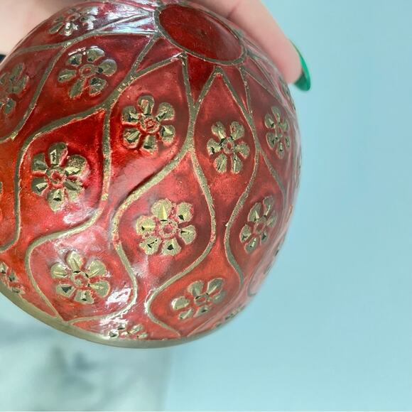 Vintage | MCM Heavy Brass Red Cloisonné Enamel Egg Trinket Case Stand Faberge - Picture 11 of 12